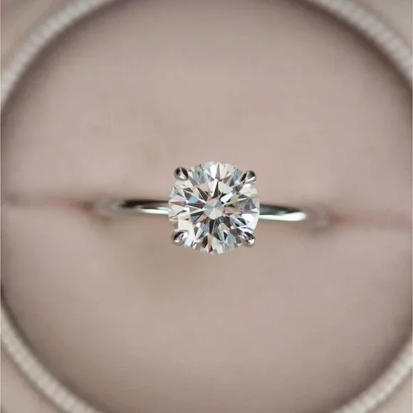 2.00 CT Round Cut VVS1/D GRA Moissanite Engagement Ring 14K White Gold Size 7 - Picture 5 of 10